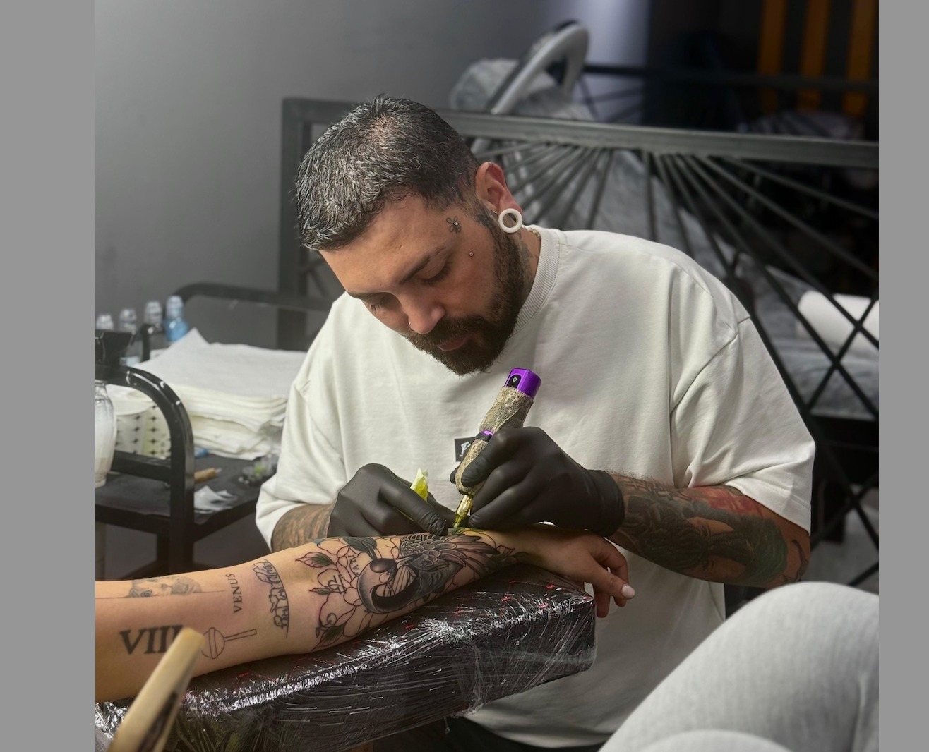 Renkli Realizmde Yeni Bir İmza: Mehmet Akkaplan’ın Dövme Sanatındaki Yükselişi